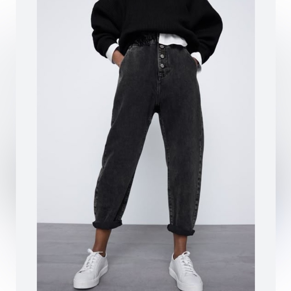 High-Waist Black Pleated Mom Jeans Size Euro 36